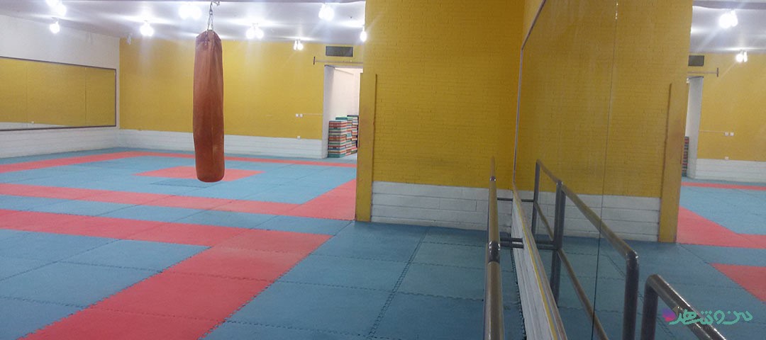 سالن رزمی مجموعه ورزشی باغ غدیر اصفهان