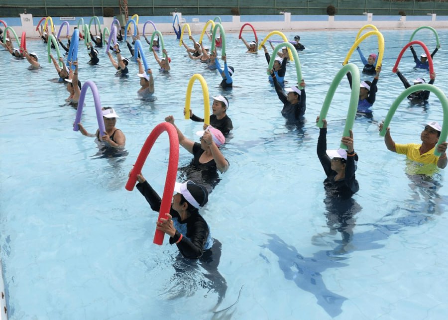 آبدرمانی و ورزش در آب