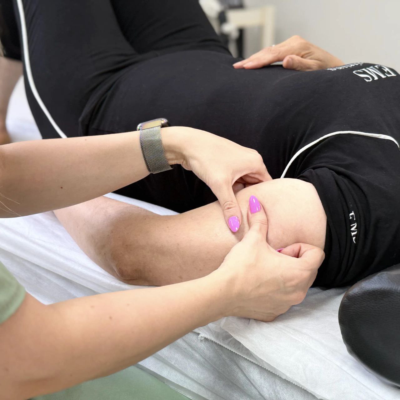 ارزیابی دکتر و آنالیز بدن با دستگاه