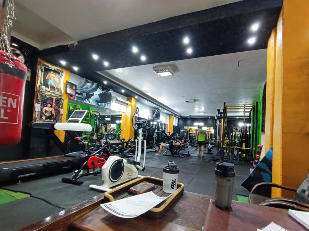 باشگاه بدنسازی اتم