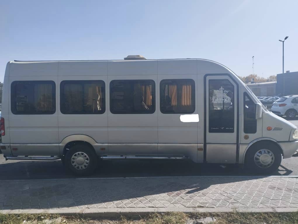 اجاره مینی بوس دربستی ایویکو